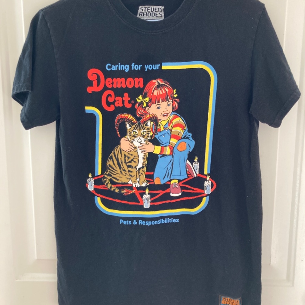 ♻️ $5 BIN  Steven Rhodes demon cat black t-shirt - Picture 2 of 4